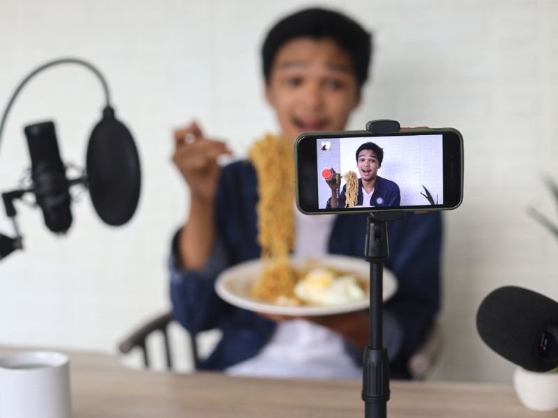 View Mukbang Food Challenge https://competes.tv/wp-content/uploads/2023/08/Mukbang-Food-Challenge-Food-Challenge-Trend-Competes-TV-Cooking-Competitions-food-reviews-Mukbang-skills-viral-eating-videos-culinary-challenges-Social-Media-Trend-Trends-cbb822a4.jpg